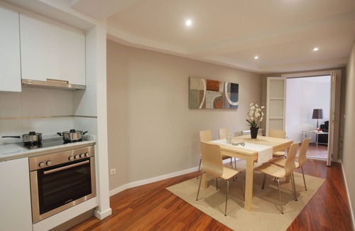 Santiago de Compostela Apartment | Catedral Suites Bajo with Garden