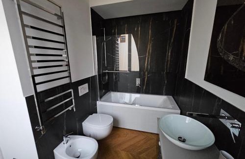 San Lorenzo Apartment | Caterina de' Medici luxury attic with terrace and parking