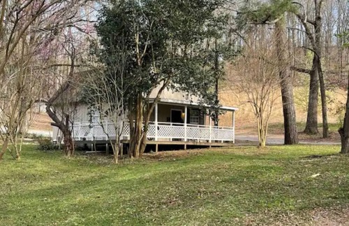Scottsboro Cabin | Catfish Cabin - Perfect Little Get-away