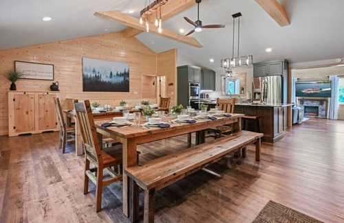 Eagle River Cabin | Catfish Hideaway- Lake, Dock, Fire Pit, Speakeasy!