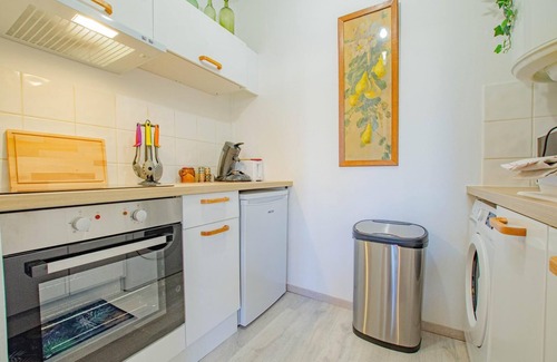 Old Town Apartment | Cathedral Angels