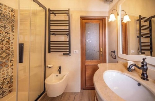 Lake Bracciano Apartment | Cathedral Suite