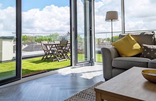 Chichester Cottage | Cathedral View - a flat that sleeps 4 guests in 2 bedrooms