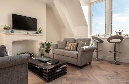 Exeter Apartment | Cathedral View - An Exclusive Private Apartment on Cathedral Green, Exeter
