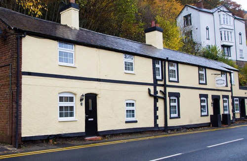 Llangollen Cottage | CATREF, pet friendly, character holiday cottage in Llangollen
