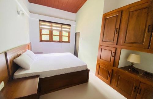 Peradeniya House | Cats Eye