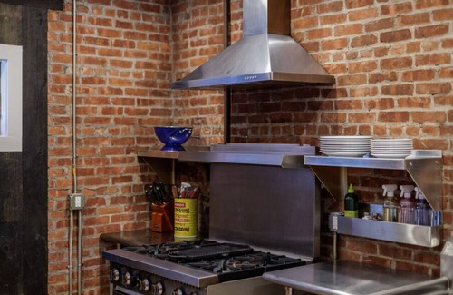 Catskill Heights House | Catskill Cottage Walk to Downtown & River Views