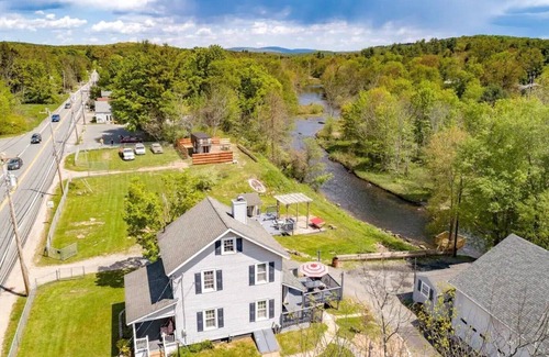 Woodbourne House | Catskills Old Falls House (Winter Months)