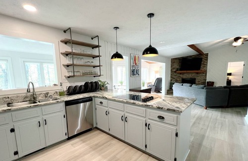 Reed Creek House | Cause Beaches Be Salty Lake House