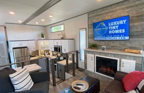 St. Maries House | Cave Bay Tiny Home 1 at Riverside Landing, **New property!**