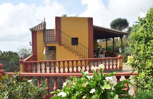 Montijos Cottage | Cave House in Tenerife with Pool and Beach