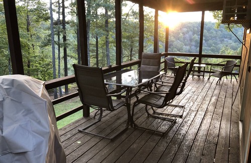 Wellington Cottage | Cave Run Lake, Kentucky, Red River, Morehead Kentucky, Menifee County Kentucky,