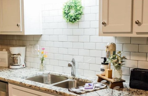 Dahlonega Cottage | Cavender Creek Cottage - on Dahlonega Wine Trail