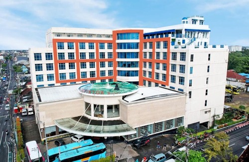 Central Yogyakarta Hotel | Cavinton Hotel Malioboro Yogyakarta
