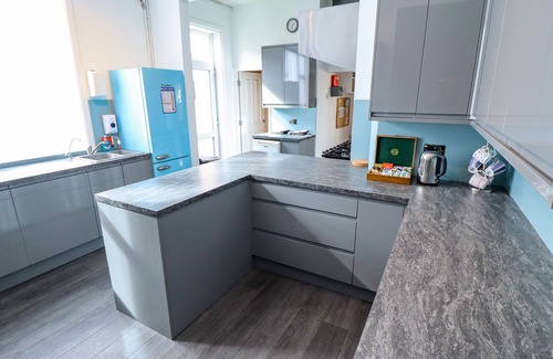 Skegness House | CAXTON HOUSE, pet friendly, character holiday cottage in Skegness