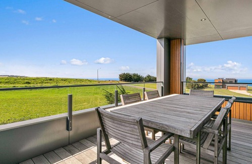 San Remo House | Cayley - sleeps up to 8
