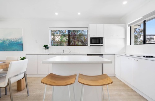 Noosaville Apartment | Cayman Quays