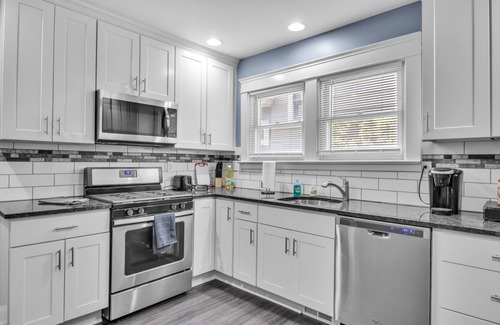 Buffalo Apartment | Cazenovia Park Pad
