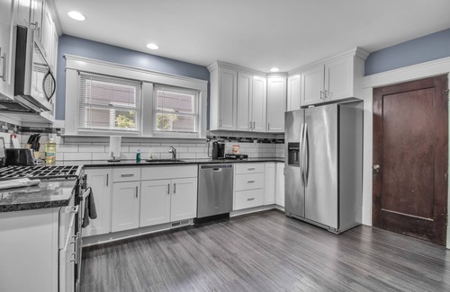Buffalo Apartment | Cazenovia Park Pad