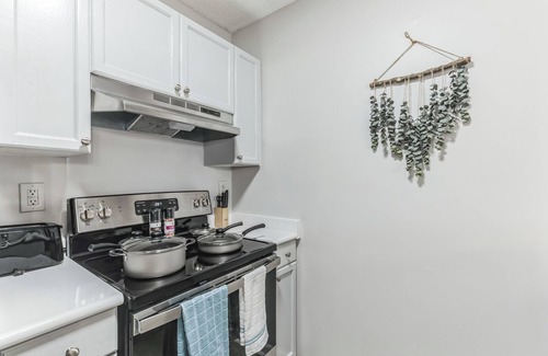 Westover Apartment | CB 3516-202 Modern Fayetteville Charm