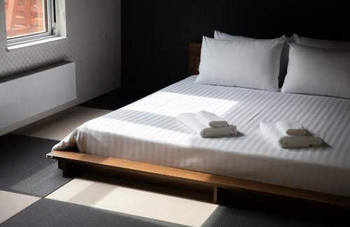 Asari Apartment | CB1 Cosmos blanc
