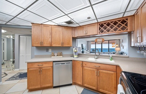 Sand Key Condo | CBC 1-10B –Gulf Front Beauty with pool, hot tub, gym & pickleball!