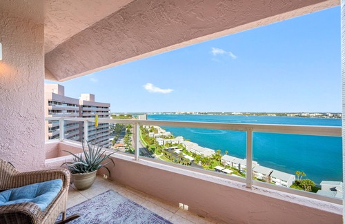 Sand Key Condo | CBC 1-19D Amazing Gulf & Intercoastal Views, Pool, Hot Tub, Gym, Sauna & Pickleball!