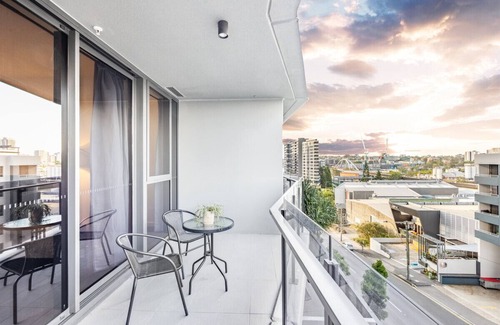 South Brisbane Apartment | CBD 3B2B Suite near everything w/Parking & Balcony