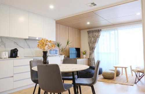 Braddon Apartment | CBD Japanese Retreat 2BR 1P Brekky Wifi Netflix