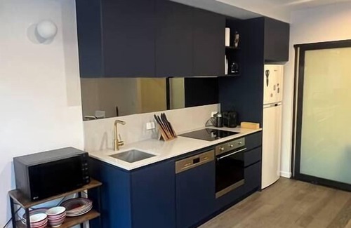 Reid Apartment | CBD | Pool | Sleeps 4 | Parking | Pets
