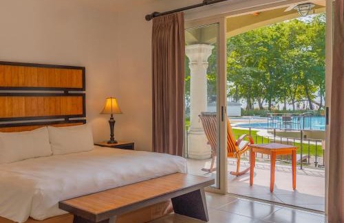Panama Beach Hotel | CC Beach Front Papagayo All Inclusive