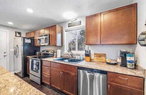 Coeur d'Alene Cottage | CDA Cottage - Downtown/Sanders Beach - Hot Tub - Fire Pit