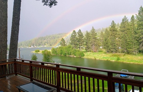 Coeur d'Alene House | CDA Lakeside House. Includes dock slip, kayaks, & paddle boards