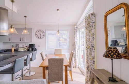 Combpyne Cottage | CEDAR 1, family friendly, with pool in Lyme Regis