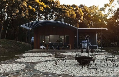 Porcupine Ridge House | Cedar and Stone ~ Daylesford Region ~ 7 Bedrooms ~ 5 Acres