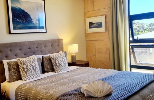 Raglan Cottage | CEDAR BAY COTTAGE