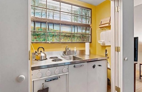 Harbor Springs Apartment | Cedar Bluff Carriage House