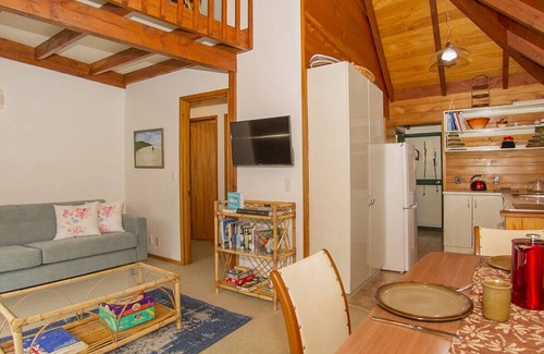 Tairua Cottage | Cedar Cottage - Tairua Holiday Home