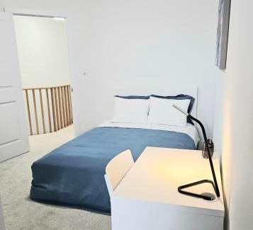 Bendale House | CEDAR Double Room with attached private Bathroom and Balcony in Toronto, ON, Canada