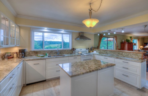 Eastsound House | Cedar Field Vacation House on Orcas Island - August Nights Sale!