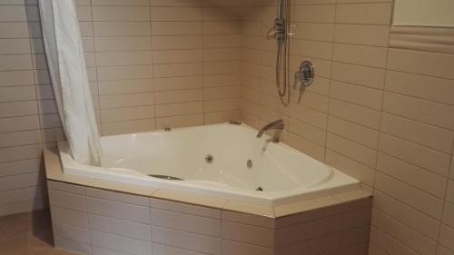 Nelson Hotel | Cedar Grove Motor Lodge