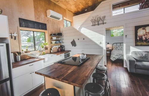 Dripping Springs House | Cedar Hollow, Hill Country cabin w/ Loft & Light
