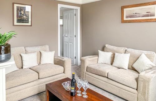 York Apartment | Cedar House - Quaint Victorian Home With Free Parking