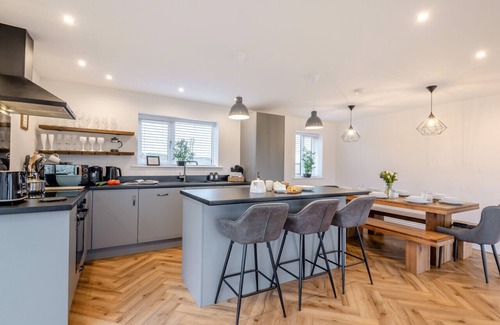 Pleasley House | Cedar Lodge - Pleasley Vale