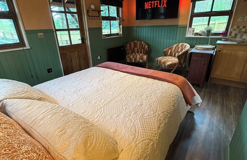 Bury St Edmunds Cabin | Cedar Lodge