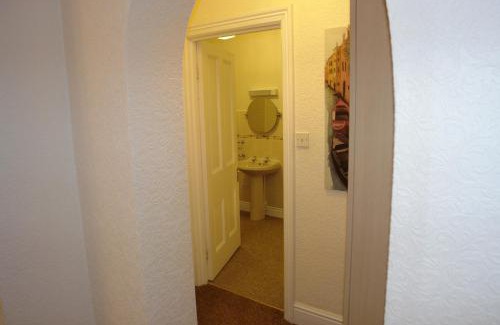 Llandudno Bed & Breakfast | Cedar Lodge