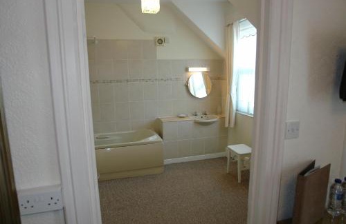 Llandudno Bed & Breakfast | Cedar Lodge