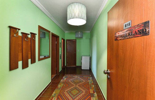 Shiligarnika Apartment | Cedar Lodge III - One BDRM Flat B18 Across from the Gondola Station!