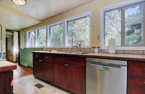 Buena Vista House | Cedar Lodge - private and spacious home - enjoy a cozy fire!