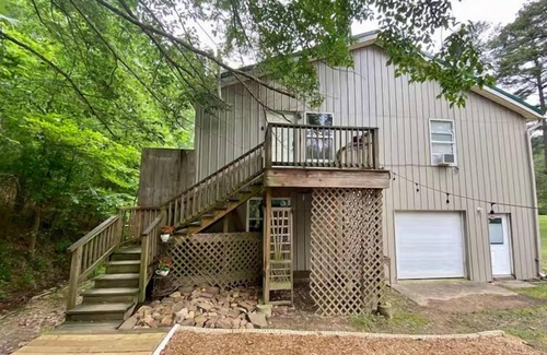 Boles Apartment | Cedar Loft Suite at Sacred Pines Lodge